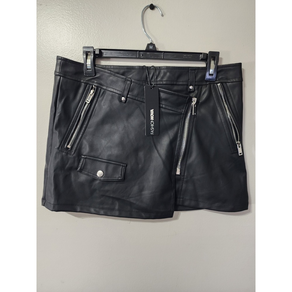 Fashion Nova Be Bold Black Faux Leather Moto Mini Skirt Size L NWT